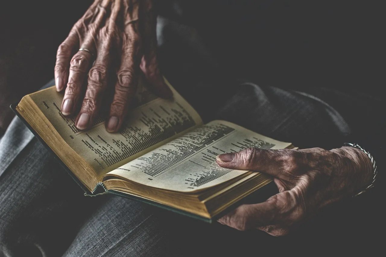 Curso Gratis de Cuidados de Adultos Mayores con Certificado Avalado: ¿Es realmente gratis?